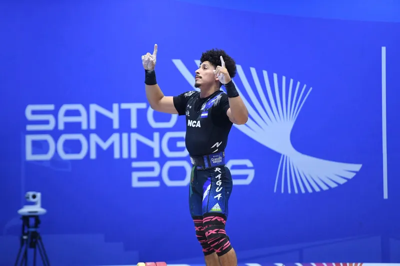 Orlando Vásquez conquista medalla de bronce para Nicaragua en levantamiento de pesas