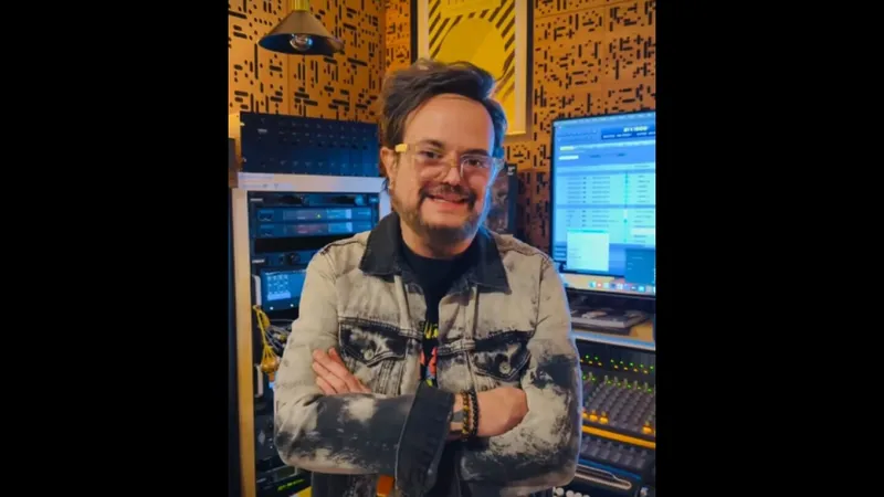 Querían encerrar a Aleks Syntek en una clínica mental; él prefirió al psicólogo del meme de cigarros sueltos