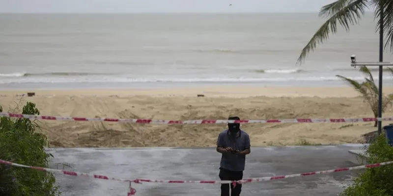 China eleva alerta ante la llegada del tifón Noul y prepara evacuaciones