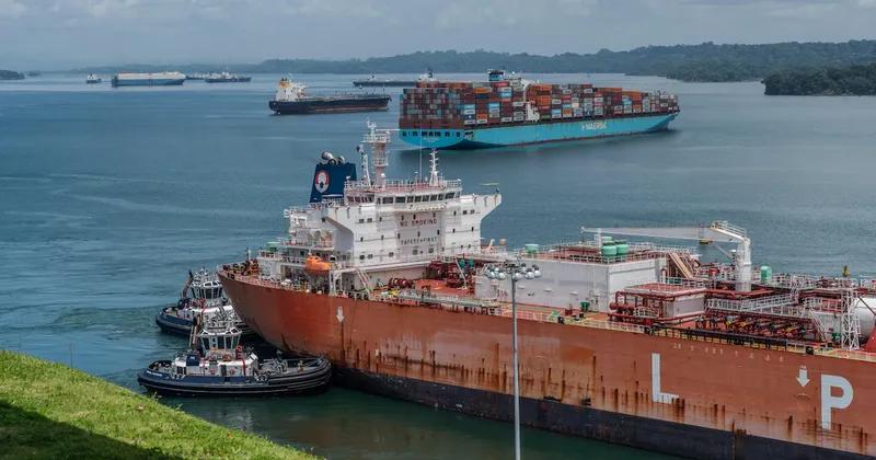 Alza de tarifas del Canal de Panamá impulsa una nueva forma de enviar GLP a Asia