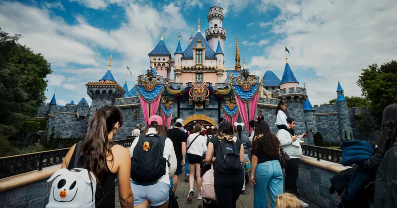 Disney supera previsiones de Wall Street por crecimiento del streaming y parques en EE.UU.