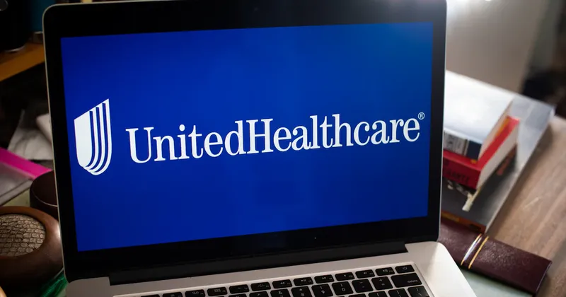 UnitedHealth eleva previsión de ganancias tras sorprender a Wall Street con sus resultados