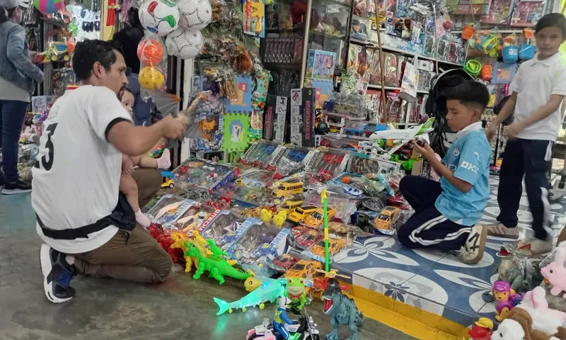 Comerciantes del Roberto Huembes listos para la oferta navideña