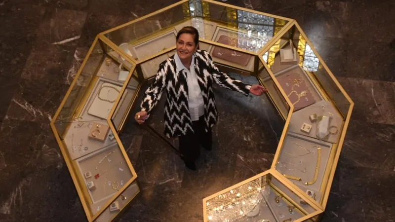 Al interior de la joyería de Daniela Romo en su nueva telenovela “Corazón de Marruecos”