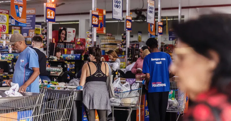 Inflación de Brasil supera el rango objetivo y presiona al banco central