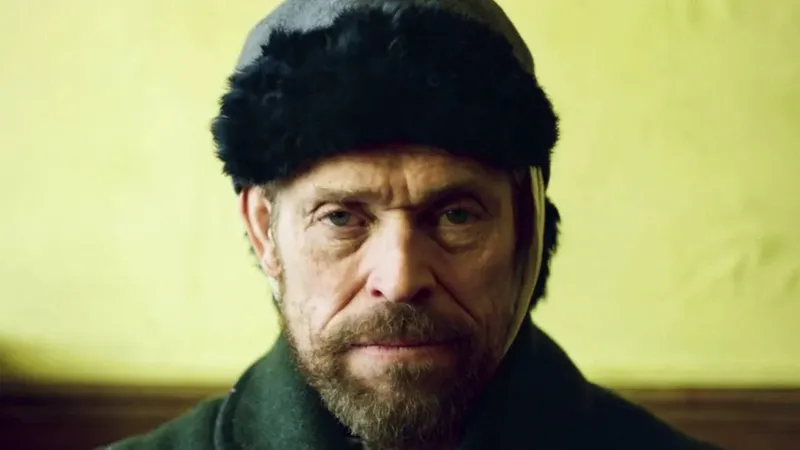 Willem Dafoe, actor de 71 años: "Nunca soy tan feliz como cuando lavo los platos, limpio el estiércol de los animales o haciendo tareas sencillas"