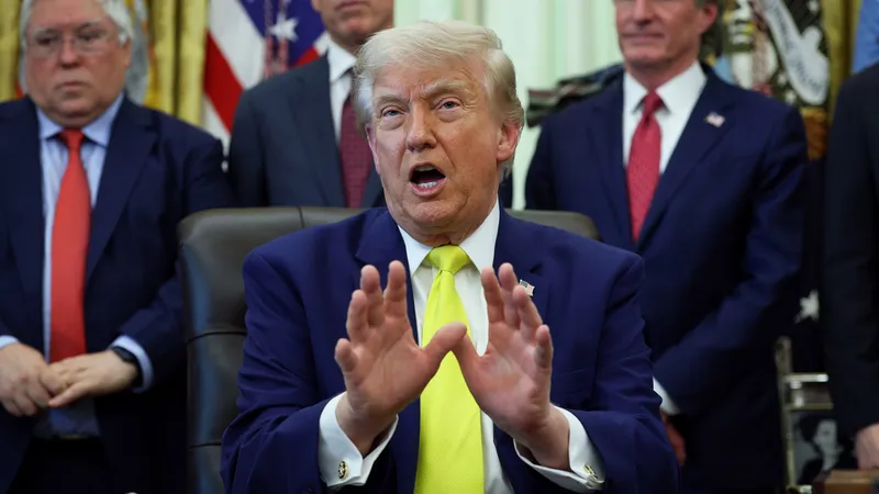 Trump reprende a Israel e Irán