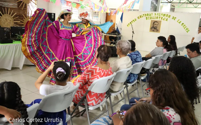 Realizan exposición sobre las tradiciones en honor a Santo Domingo