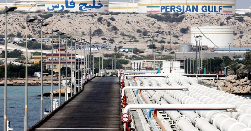 EE.UU. emite licencia que permite la venta de petróleo iraní hasta agosto