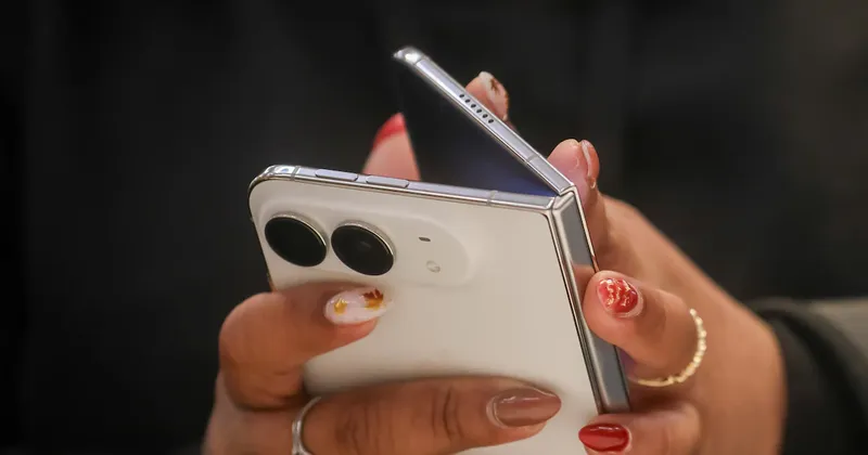 Prueba de caída revela los puntos débiles de la pantalla plegable del iPhone Duo