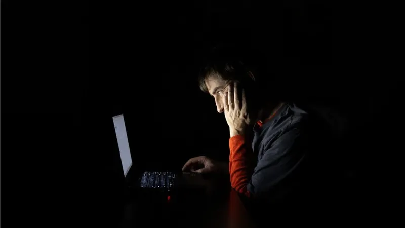 Un nuevo informe revela lo que cientos de usuarios le preguntaron a ChatGPT y por qué las respuestas encendieron las alarmas