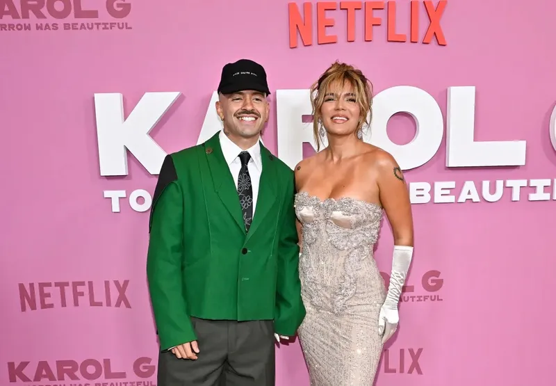 Feid agradece a Karol G tras alzarse como ganador en los Premios Nuestra Tierra 2026