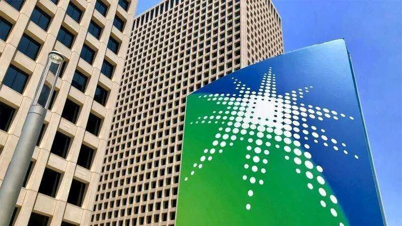 Aramco aumenta un 44% su beneficio pese al bloqueo de Ormuz