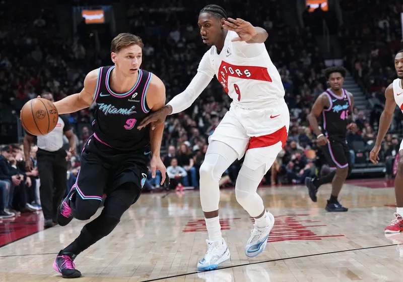 Miami Heat ejerce su opción sobre Pelle Larsson