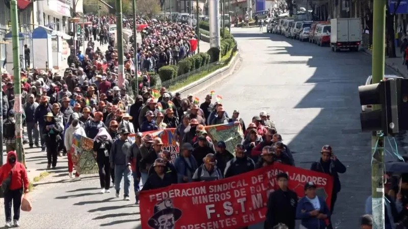Movilizaciones tensionan la estabilidad política de Paz Pereira