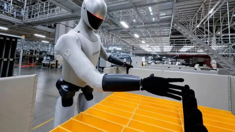 Xiaomi ha convertido su fábrica de coches eléctricos en una escuela para robots humanoides. Ya siguen ciclos de 76 segundos y alcanzan un 98% de acierto, pero todavía (por suerte) no sustituyen a un operario