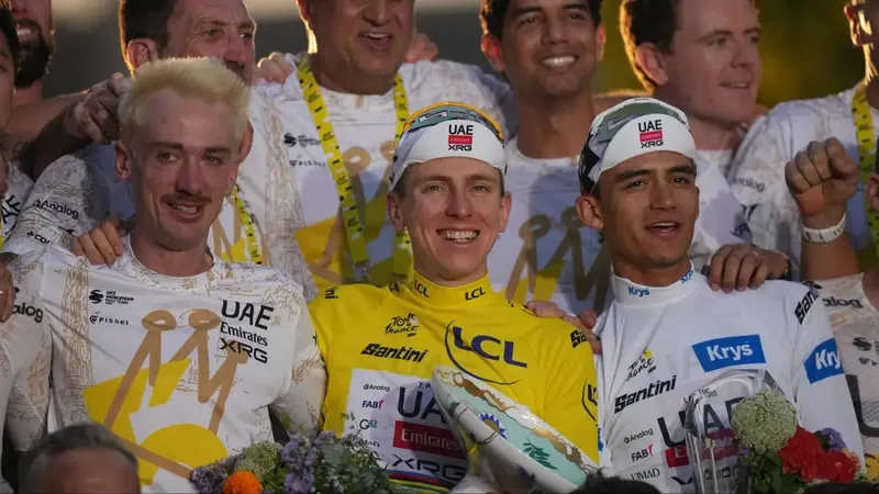 ¡Bomba! Pogacar habría dicho sí a disputar este año La Vuelta tras ganar su quinto Tour