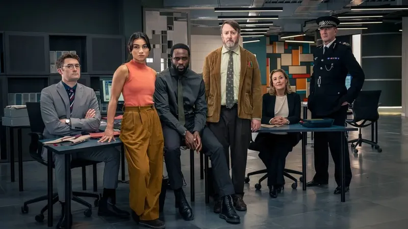 Movistar Plus estrena mañana la segunda temporada de una gran serie de misterio y detectives