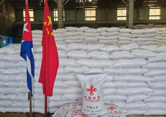 Nuevo cargamento de arroz entrega China a Cuba en medio del bloqueo de EEUU