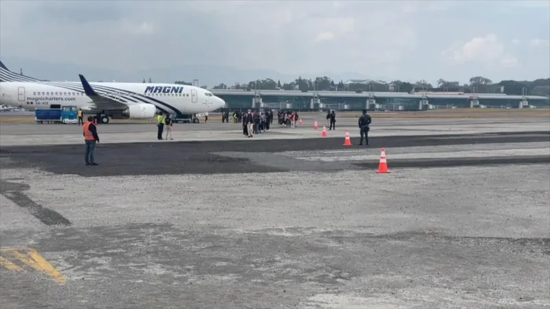 Guatemala recibe a mexicanos deportados de EEUU bajo polémico acuerdo