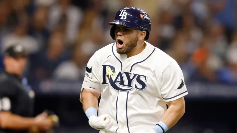 Un jonrón de Jonathan Aranda le da a Tampa Bay el primer triunfo ante New York Yankees