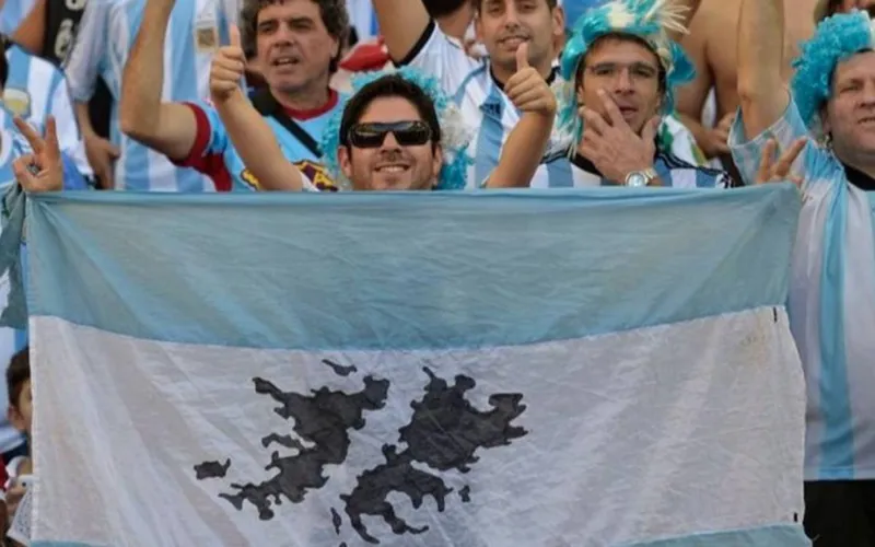 La restricción ‘política’ a los hinchas que acudan al Argentina-Inglaterra