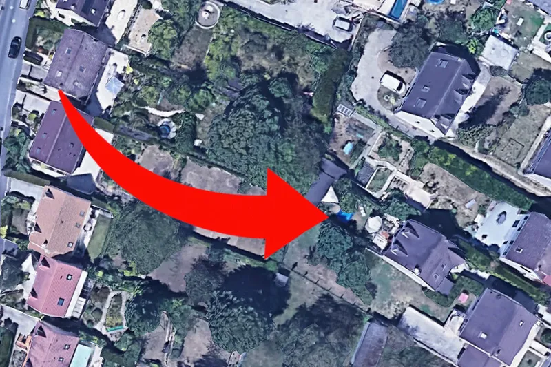 Francia descubrió la piscina oculta de un contribuyente gracias a imágenes satelitales. Acto seguido hizo lo que cualquiera podría esperar, cobrarle