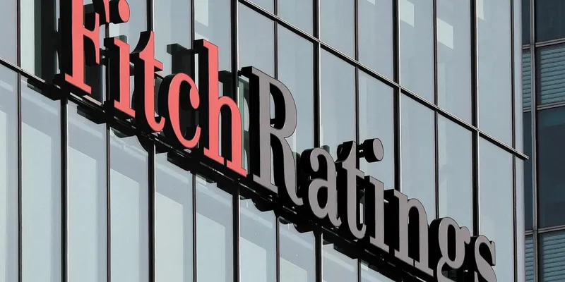 Fitch pasa la tijera a sus expectativas de crecimiento mundial en 2026 por la guerra en Irán