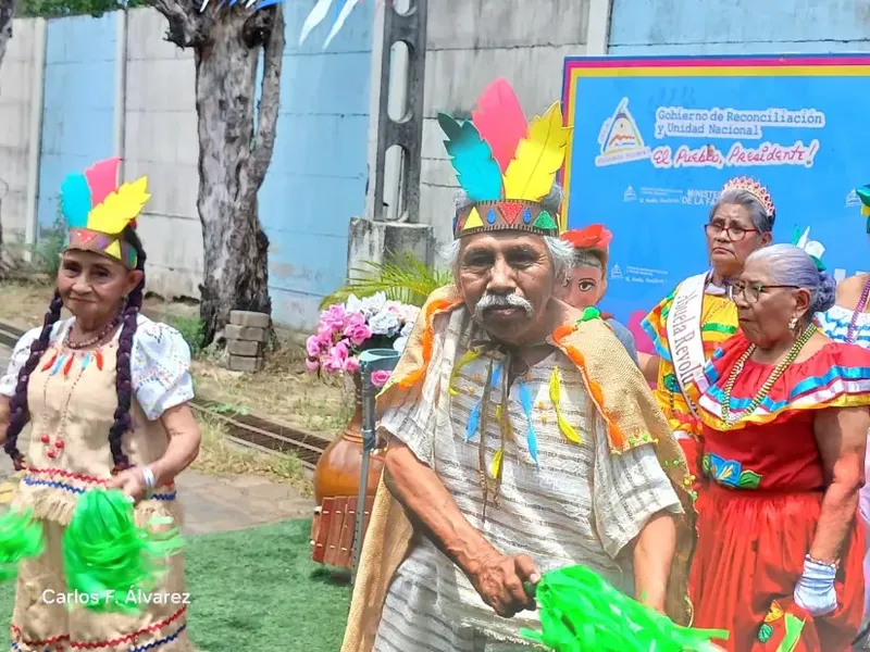 Niñez y adultos mayores celebran la cultura y tradiciones de Nicaragua