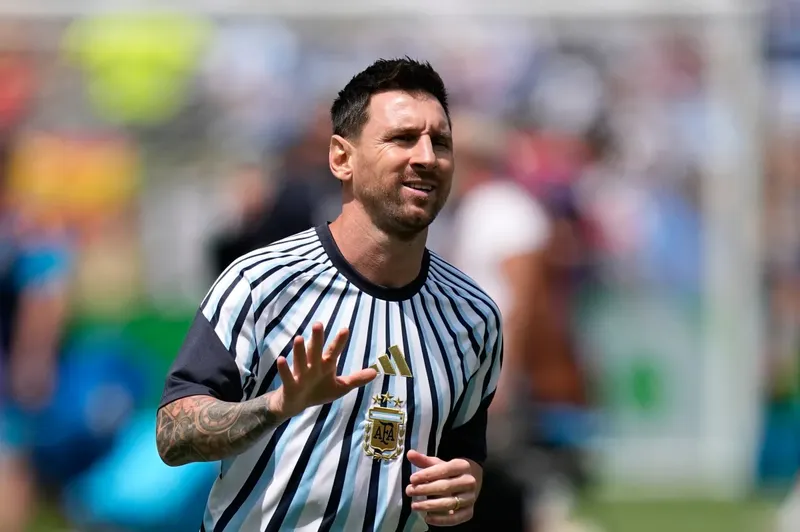 Jugador de Benin, rival de Argentina en la despedida de Messi, dice que “no hay que marcarlo” en su último partido