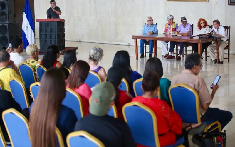 ¡Poesía es Revolución! Poetas nicaragüenses rinden homenaje al 47/19