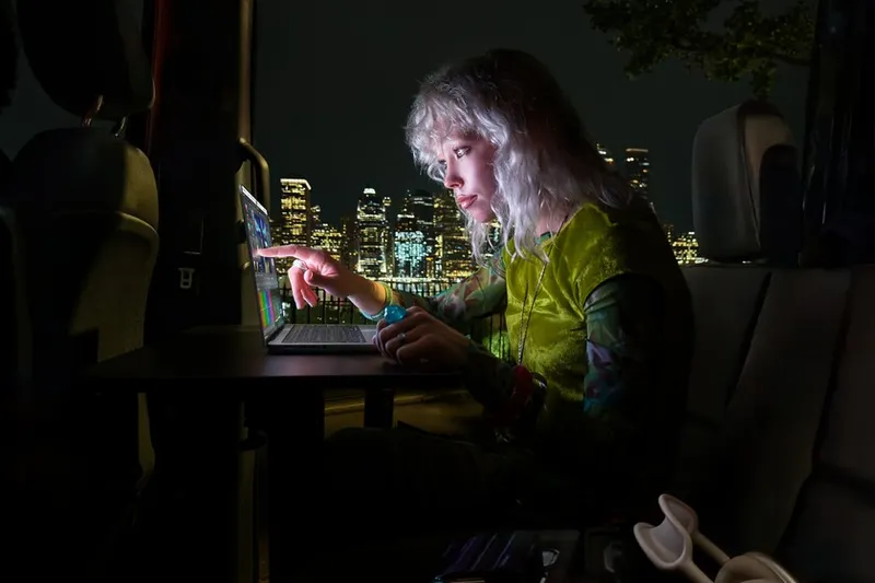 El primer MacBook con pantalla OLED ya está aquí y que se queme la pantalla sería mi última preocupación