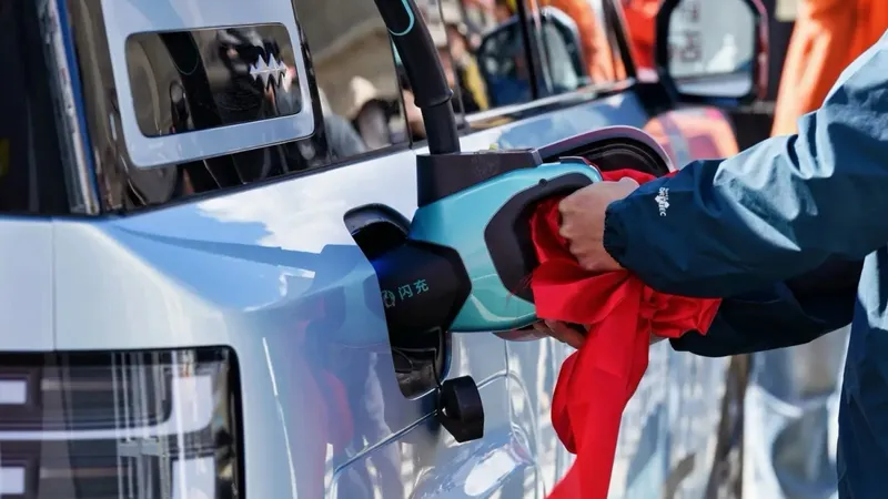 En 109 días BYD ya ha instalado 6.682 puntos de carga ultrarrápida en China, pero solo uno en Europa