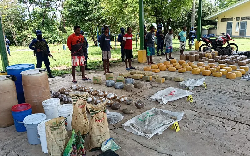 Ejército de Nicaragua asesta golpe al narcotráfico en Bluefields: seis detenidos y 117 bultos de marihuana incautados