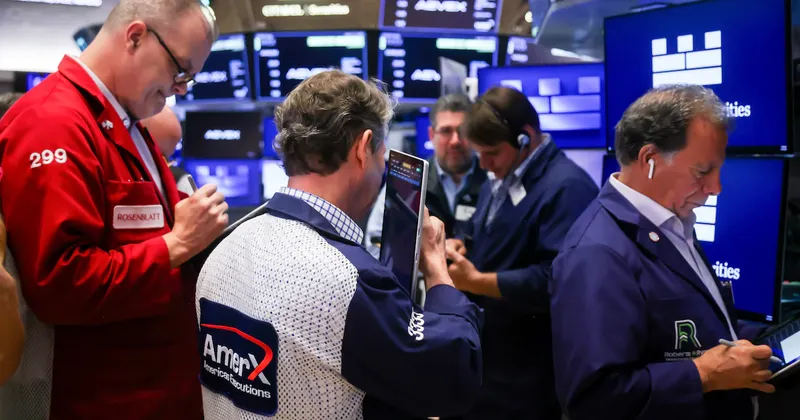 Wall Street cae tras una nueva escalada entre EE.UU. e Irán que impulsa al petróleo