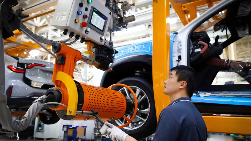 China crece un 5,4 % en producción industrial