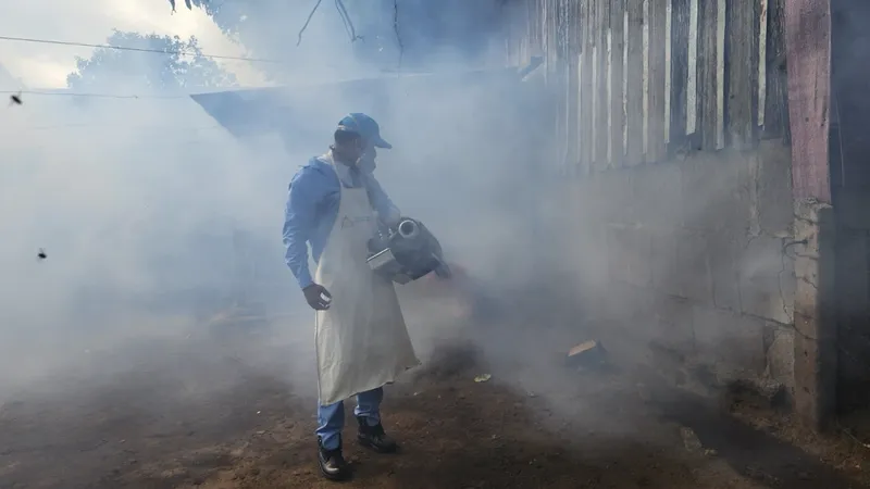MINSA refuerza lucha contra enfermedades vectoriales en el barrio El Recreo de Managua