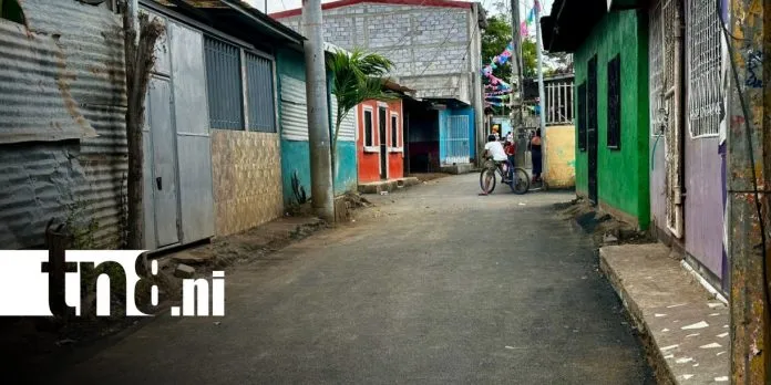 Una nueva cara para el barrio Jorge Dimitrov: Mejoras de calles para las familias