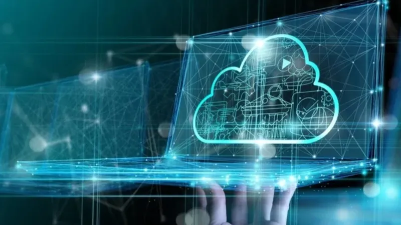 Google nos acostumbró a subir toda nuestra vida a la nube para poder encontrar una foto. Sin embargo, una empresa China pasó ocho años en una apuesta inesperada y terminó construyendo una IA que quiere devolver esa memoria digital a casa