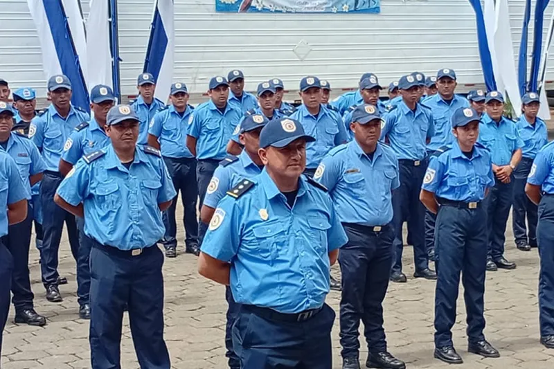Bomberos concluyen cursos de Rescate Acuático e Incendios