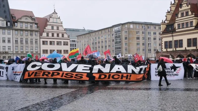 Protestan en Alemania contra presencia de fabricantes de armas de EEUU
