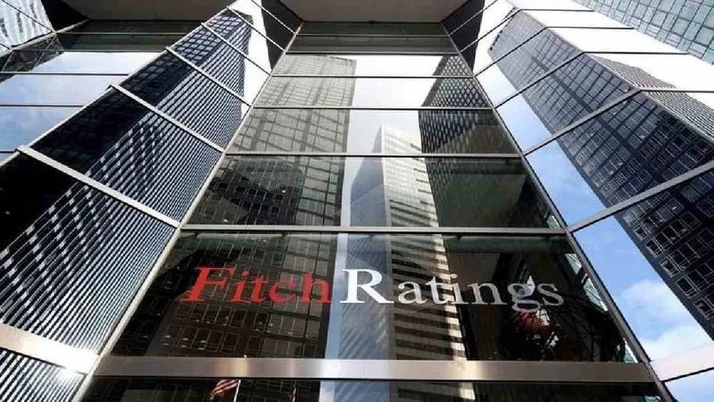 Fitch alerta sobre el riesgo global de una corrección en el mercado de la IA