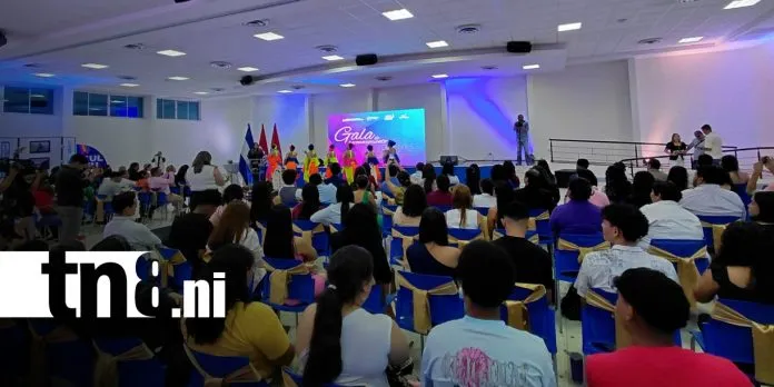 Más de 200 jóvenes reciben reconocimiento por su excelencia en el Día del Estudiante...