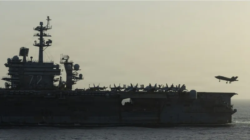 EE.UU reconoce 8 intentos de suicido a bordo del portaviones que participó en guerra con Irán