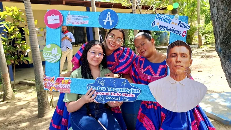 Centro Tecnológico Rufo Marín celebra el Día de la Alegría Nacional