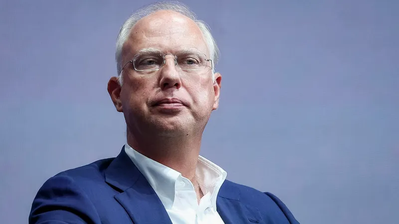 Rusia acusa a Starmer de usar un petrolero para desviar la crisis interna británica