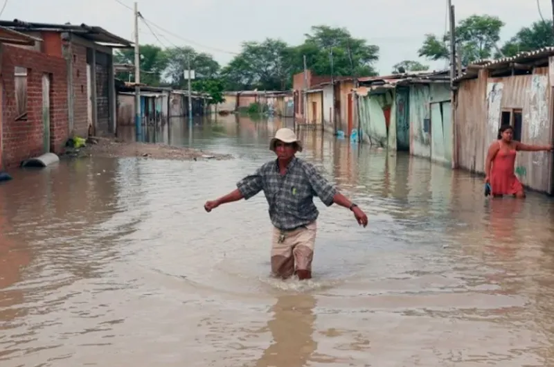 Perú activa la emergencia en 796 distritos por el avance de El Niño