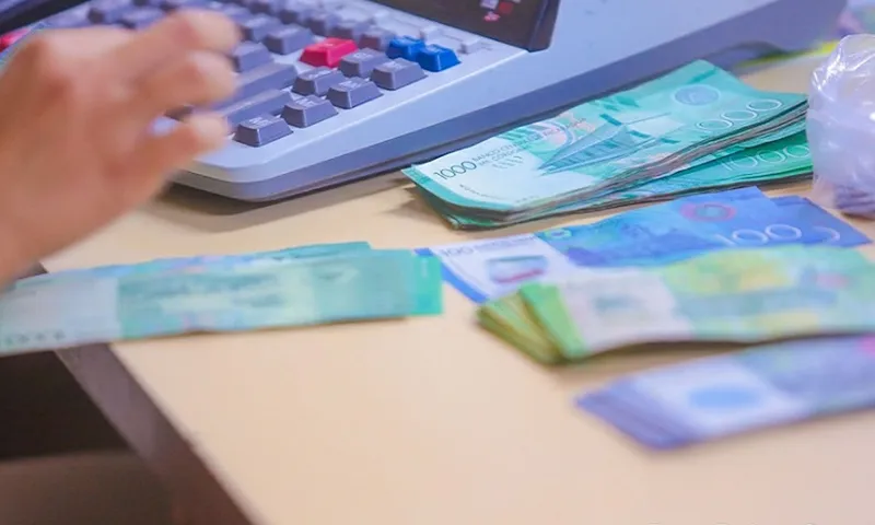 Trabajadores del Estado reciben pago adelantado de Agosto
