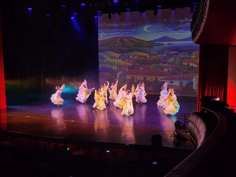 Gala artística celebra el Día Nacional del Huipil en el Teatro Nacional Rubén Darío