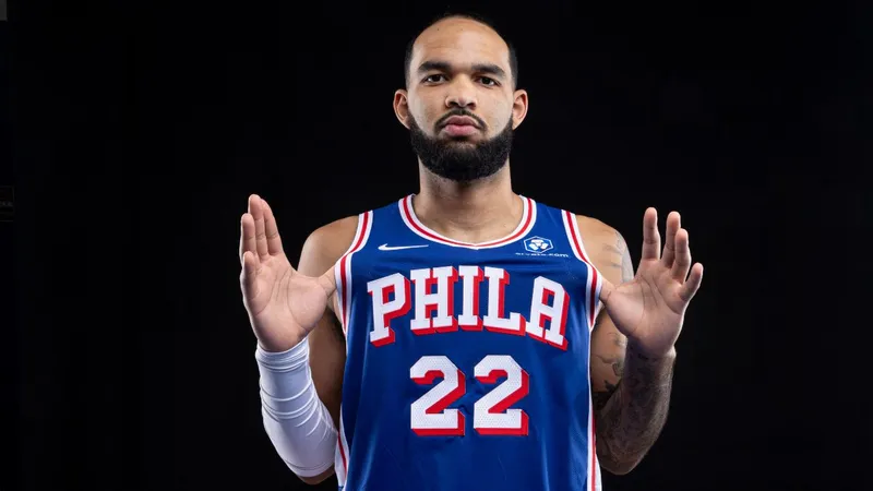 Otro movimiento de los 76ers para liberar espacio